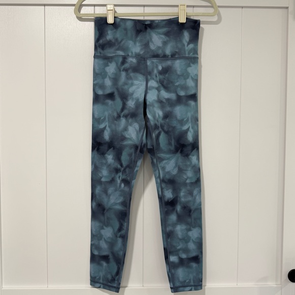 Athleta Pants - 🍒 Athleta Blue Tie Dye Elation Tight — Size S 🍒